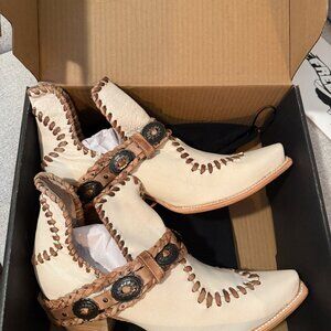 Freebird Whimsical White for women or men